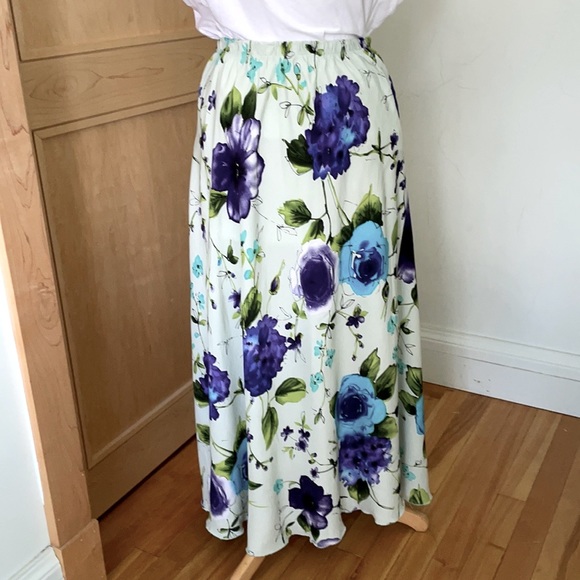 Maxi Floral Skirt, Size S - Picture 7 of 10